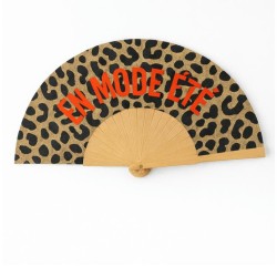 Éventail à Paillettes leopard – En mode été