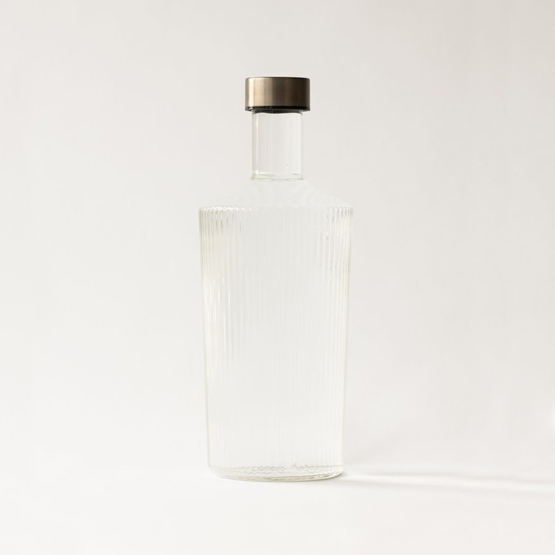 Bouteille en verre design avec bouchon /Carafe