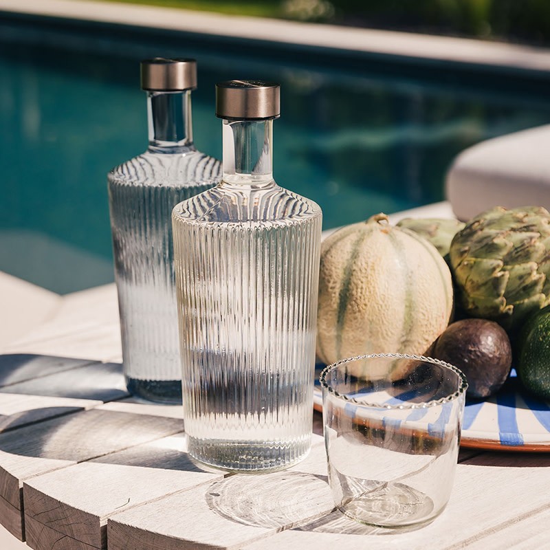 Bouteille en verre design avec bouchon /Carafe
